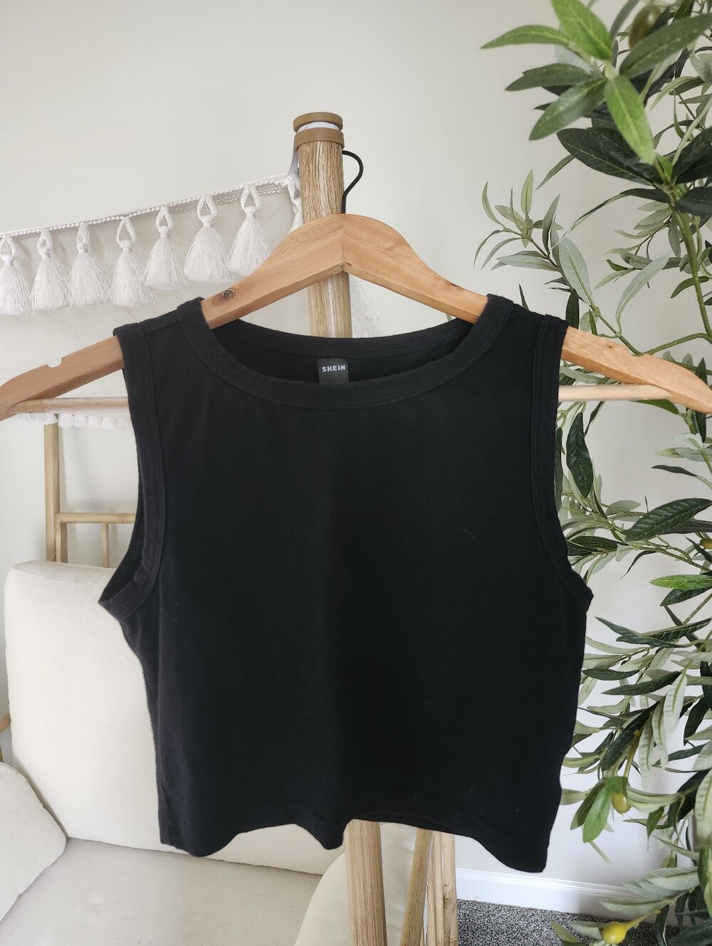 SHEIN XS Black Cropped Tank Top
